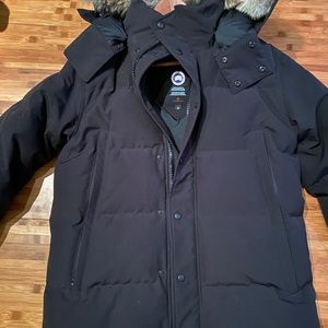 Wyndham Coyote Fur-Trim Down Parka size L